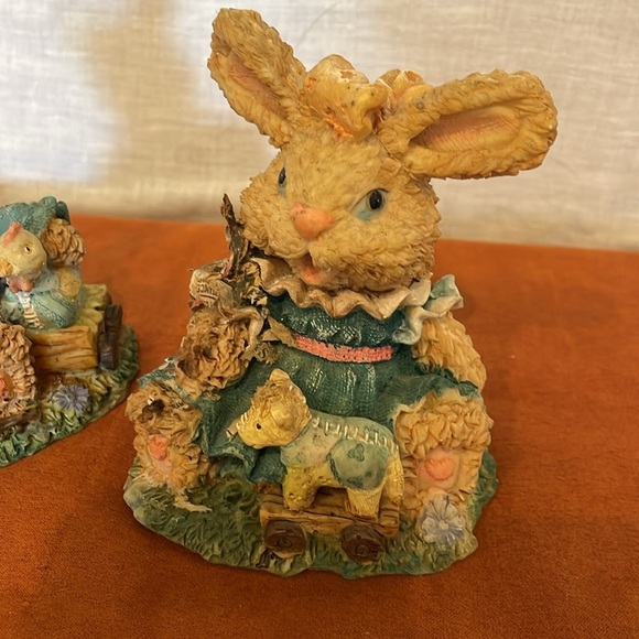 Adorable playful Bunny Figurines - Picture 3 of 4
